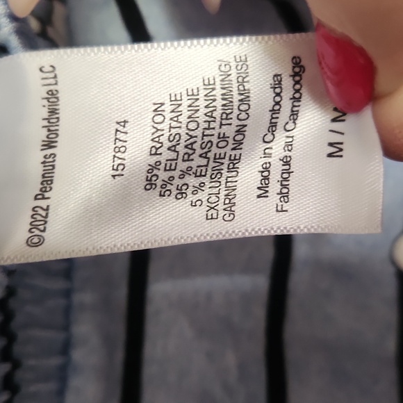 Women's Snoopy Cozy Pajama Pants - Size Medium - Picture 8 of 9